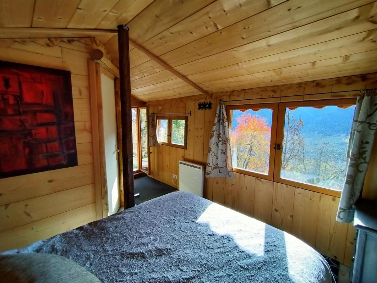 Bed and Breakfast Les Toits Rouges - Le luxe de la simplicité au bout du sentier à Saint-Étienne-de-Tinée Extérieur photo