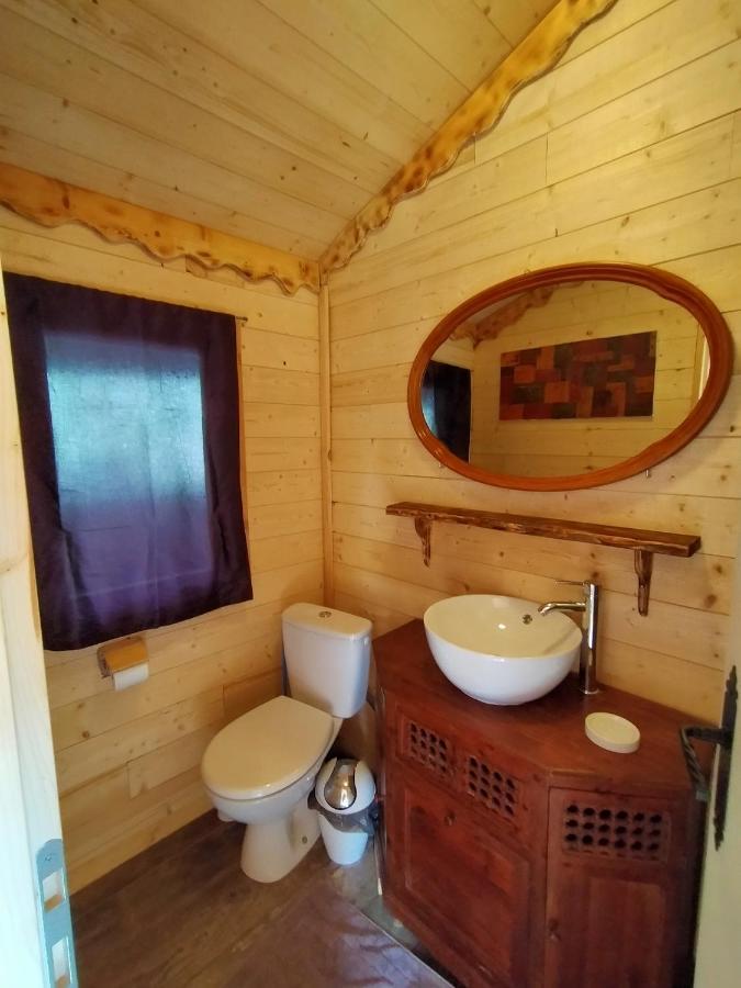 Bed and Breakfast Les Toits Rouges - Le luxe de la simplicité au bout du sentier à Saint-Étienne-de-Tinée Extérieur photo