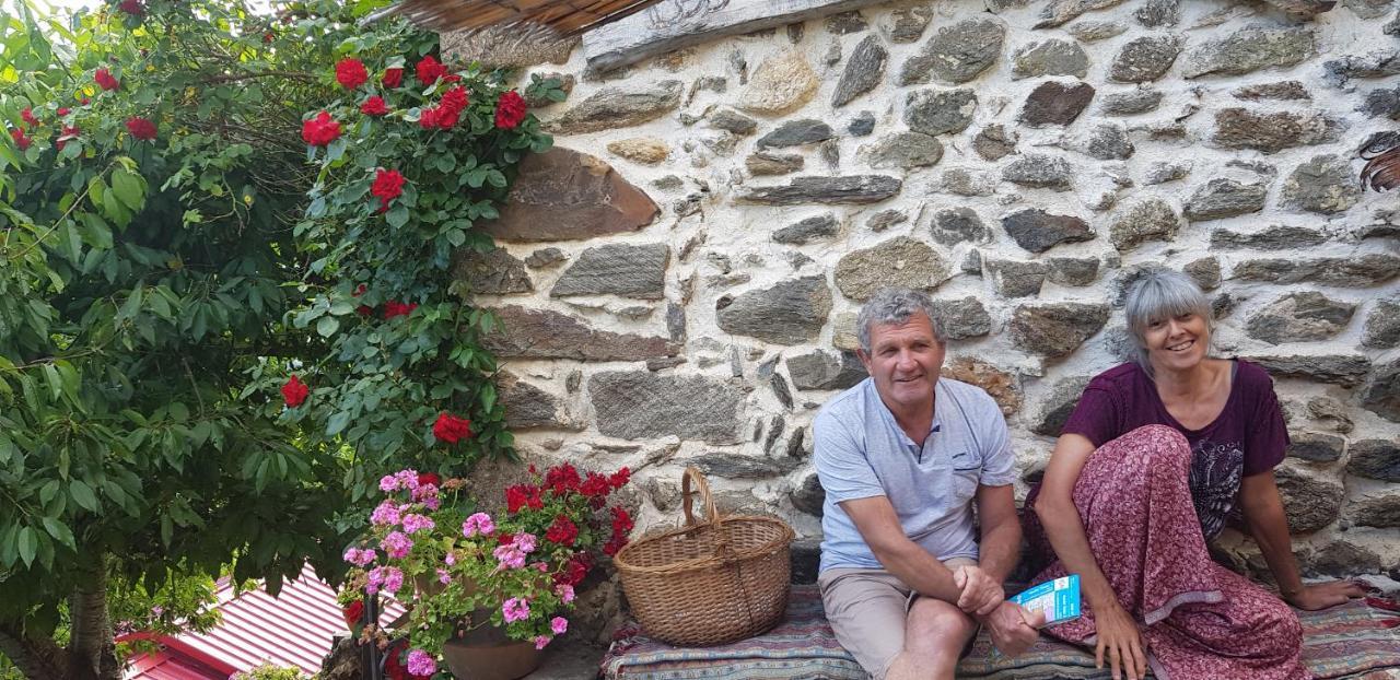 Bed and Breakfast Les Toits Rouges - Le luxe de la simplicité au bout du sentier à Saint-Étienne-de-Tinée Extérieur photo